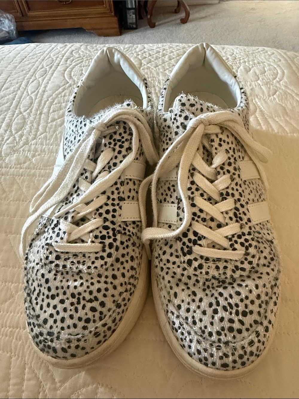 Gola women’s sneakers size 7.  Very good used condition